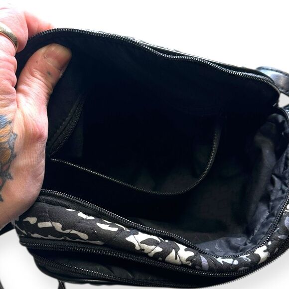 VERA BRADLEY Women’s Paisley Noir Trimmed Quilted Crossbody Bag - Picture 6 of 9